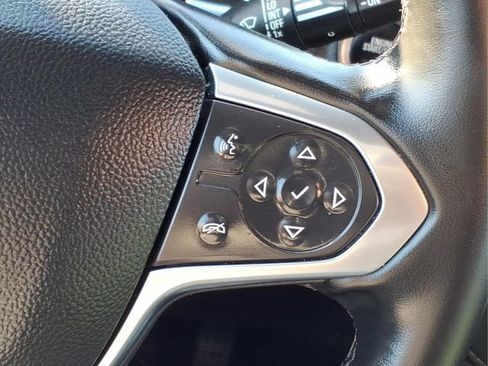 Used 2023 Chevrolet Traverse LT FWD image 31