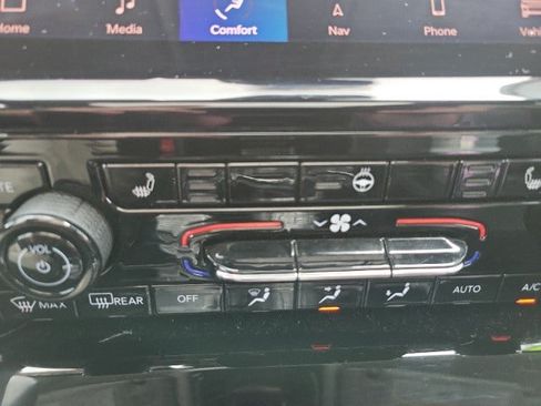 Used 2021 Jeep Grand Cherokee L Limited AWD/4WD image 15