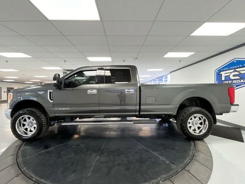 Used 2017 Ford F350 Lariat w/ Lariat Ultimate Package image 5