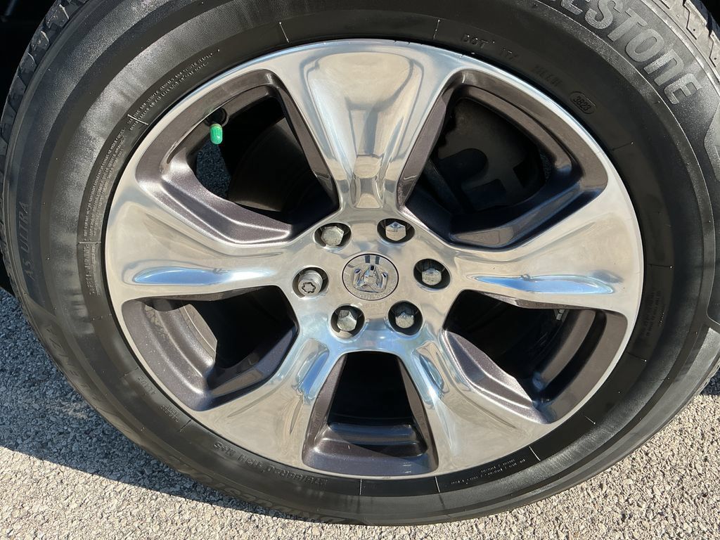 Used 2019 RAM 1500 Laramie AWD/4WD image 27