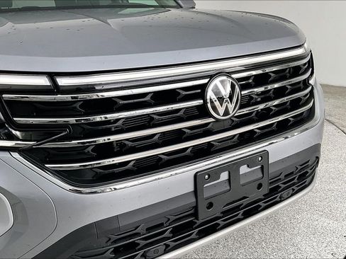 Used 2025 Volkswagen Atlas SE FWD image 35