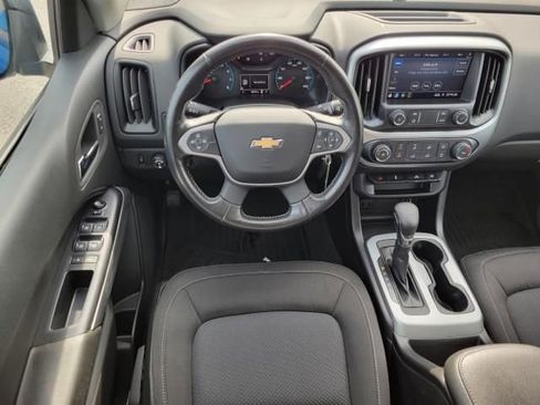 Used 2022 Chevrolet Colorado LT w/ LT Convenience Package AWD/4WD image 13