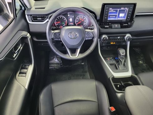 Used 2022 Toyota RAV4 XLE Premium image 14