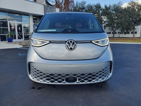 New 2025 Volkswagen ID. Buzz Pro S image 3