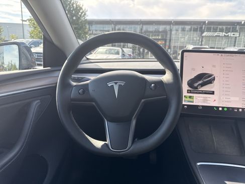 Used 2023 Tesla Model Y Long Range AWD/4WD image 22
