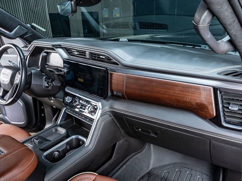 Used 2024 GMC Sierra 2500 Denali Ultimate image 18