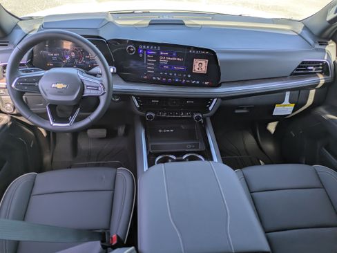 New 2026 Chevrolet Suburban Premier image 20