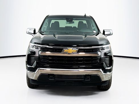 Used 2024 Chevrolet Silverado 1500 LT image 2
