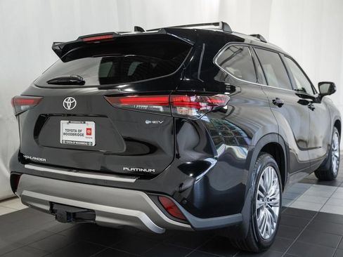 Used 2026 Toyota Highlander Platinum AWD/4WD image 4