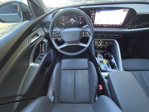 Used 2025 Audi SQ5 Premium Plus AWD/4WD image 3