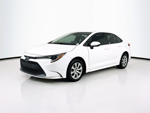 Used 2020 Toyota Corolla LE FWD image 3