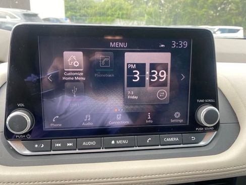 Used 2025 Nissan Rogue SV AWD/4WD image 8