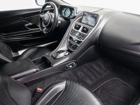 Used 2018 Aston Martin DB11 V12 image 18