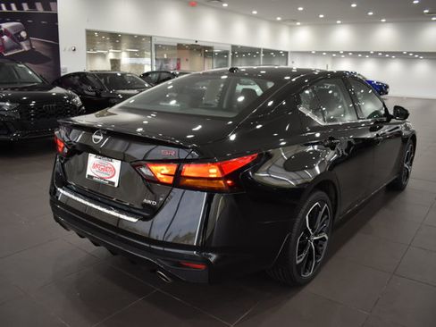 Used 2023 Nissan Altima 2.5 SR AWD/4WD image 7