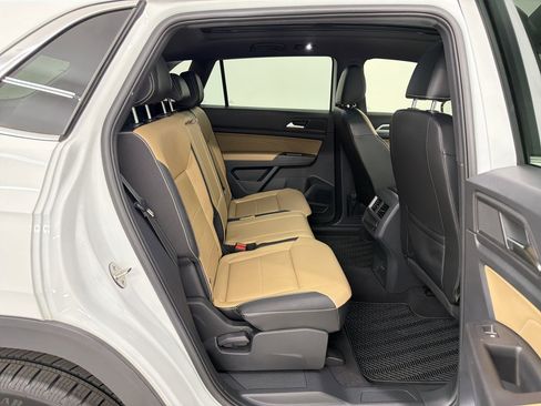 Used 2022 Volkswagen Atlas Cross Sport SEL R-Line image 27