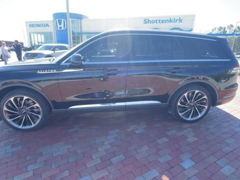 Used 2020 Lincoln Aviator Reserve w/ Equipment Group 202A AWD/4WD image 6