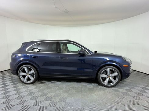 Certified 2026 Porsche Cayenne AWD/4WD image 9
