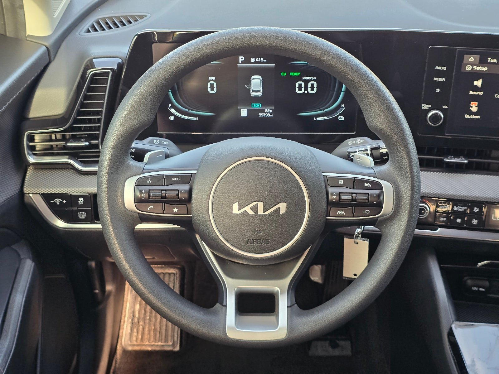 Used 2025 Kia Sportage LX FWD image 14