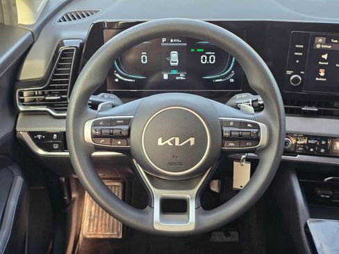Used 2025 Kia Sportage LX FWD image 14