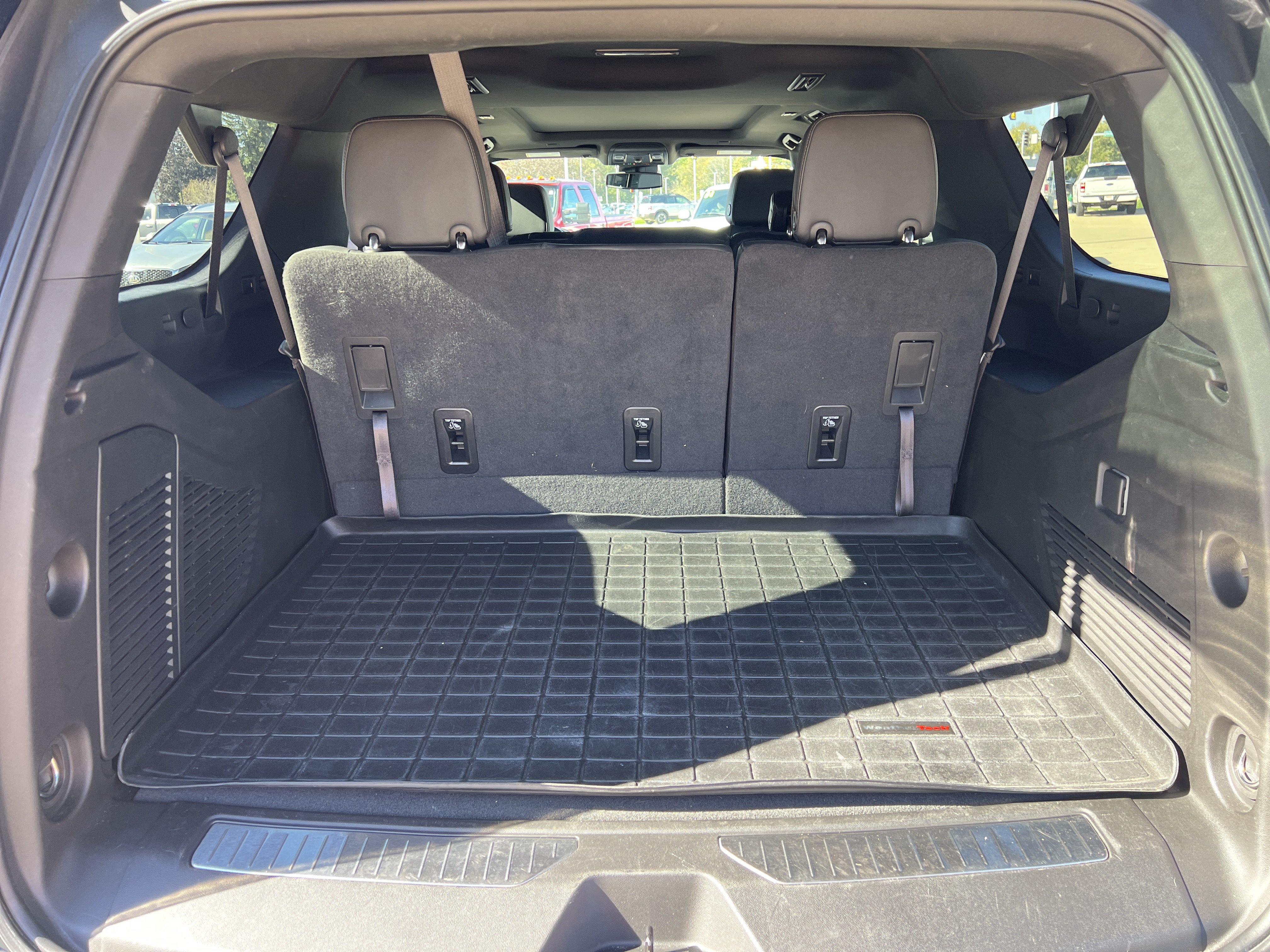 Used 2023 Chevrolet Suburban RST AWD/4WD image 14