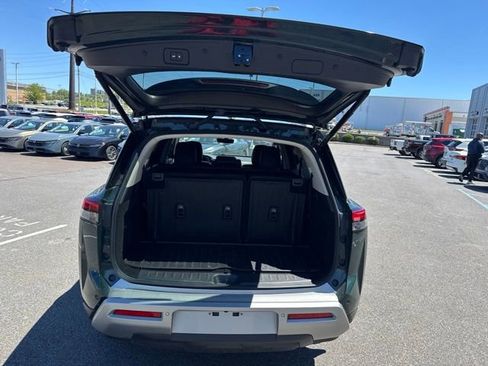 Certified 2024 Nissan Pathfinder SL w/ Black Appearance Package AWD/4WD image 14