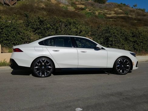 New 2026 BMW 530i w/ Executive Package image 4