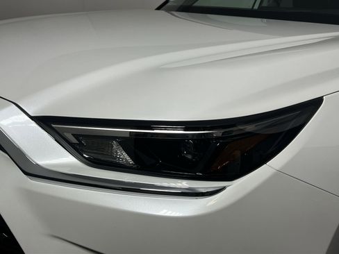 New 2024 Toyota Grand Highlander XLE image 12