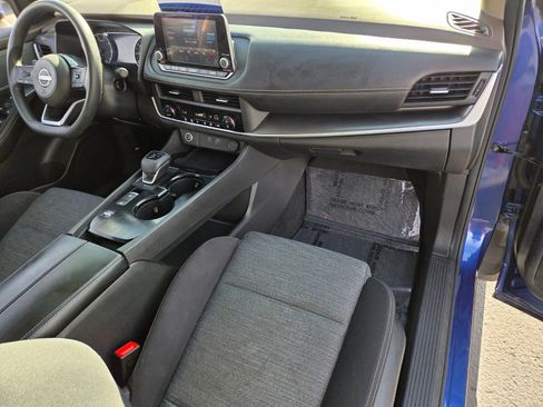 Used 2023 Nissan Rogue SV FWD image 16