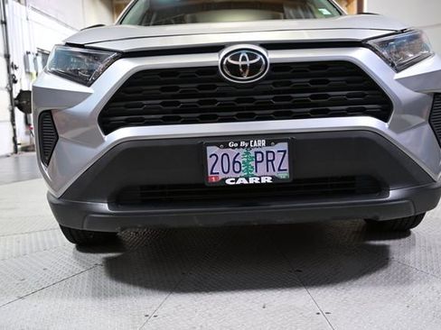 Used 2022 Toyota RAV4 LE image 14