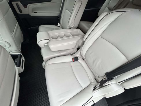 Used 2025 Honda Odyssey Touring image 12