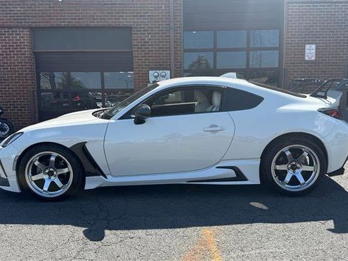 Used 2022 Toyota GR86 w/ ALL Weather Mat Package (TMS) RWD image 11