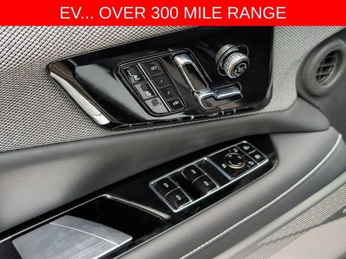Used 2025 Cadillac Optiq Sport 2 w/ LPO, Floor Liner Package AWD/4WD image 15