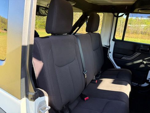 Used 2014 Jeep Wrangler Unlimited Sport image 39