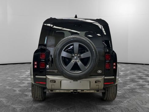 Used 2021 Land Rover Defender 110 X-Dynamic HSE AWD/4WD image 4