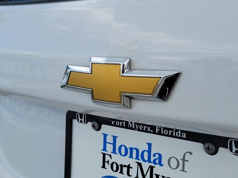 Used 2023 Chevrolet Equinox LS w/ LS Convenience Package FWD image 12