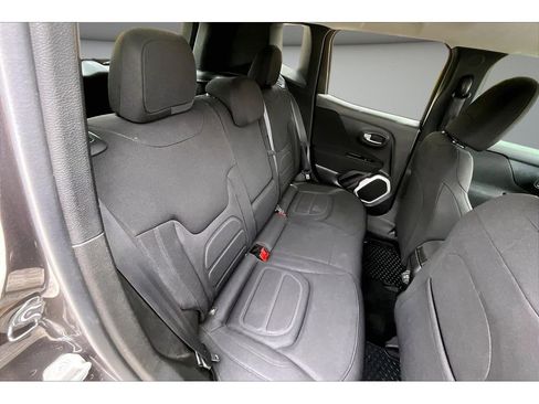 Used 2018 Jeep Renegade Latitude w/ Cold Weather Group AWD/4WD image 26