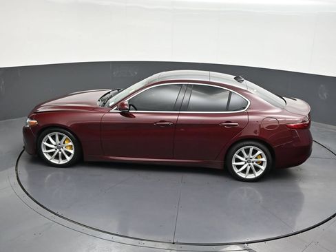 Used 2019 Alfa Romeo Giulia RWD image 17