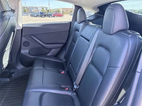Used 2021 Tesla Model Y Long Range image 20