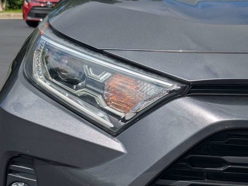 Used 2019 Toyota RAV4 XLE AWD/4WD image 10