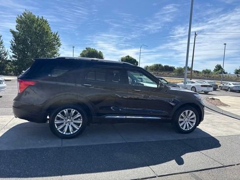 Used 2022 Ford Explorer Limited w/ Equipment Group 301A AWD/4WD image 4