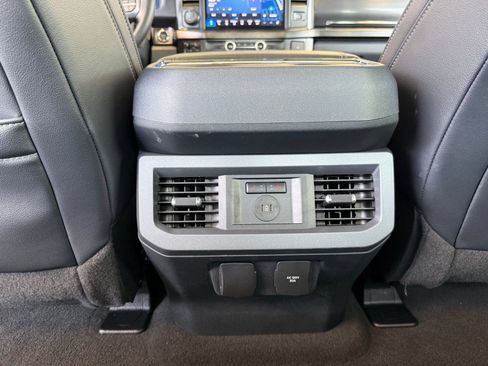 Certified 2024 Ford F250 Lariat w/ Lariat Ultimate Package AWD/4WD image 30