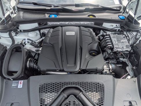 New 2025 Porsche Macan S image 27