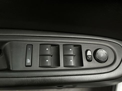 Used 2017 Chevrolet Traverse LT w/ Style and Technology Package FWD image 17