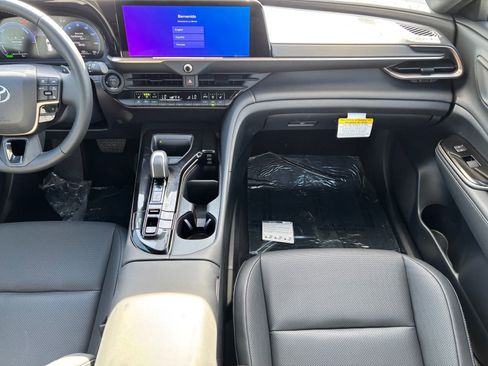 New 2026 Toyota Crown Signia image 15