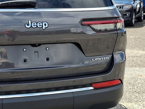 Used 2022 Jeep Grand Cherokee L Limited AWD/4WD image 16