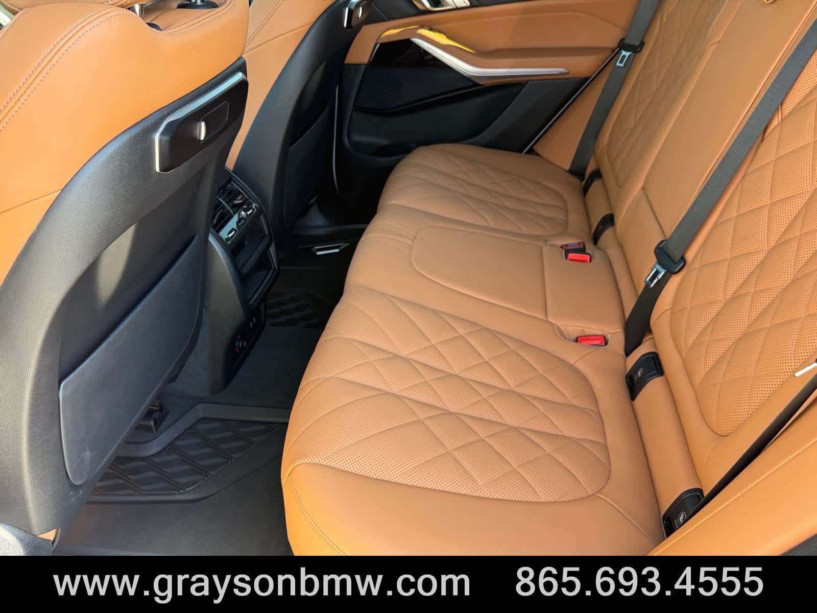 Used 2024 BMW X5 xDrive40i AWD/4WD image 16