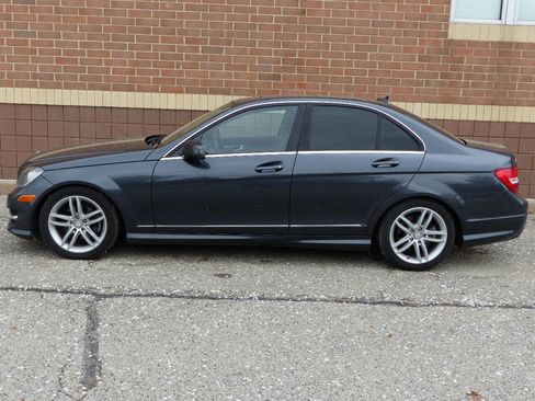 Used 2013 Mercedes-Benz C 250 Sedan image 7