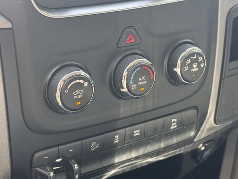 Used 2017 RAM 2500 Tradesman w/ Chrome Appearance Group AWD/4WD image 16