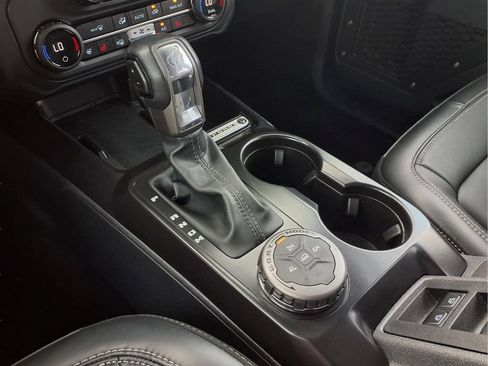 Used 2025 Ford Bronco Outer Banks AWD/4WD image 10