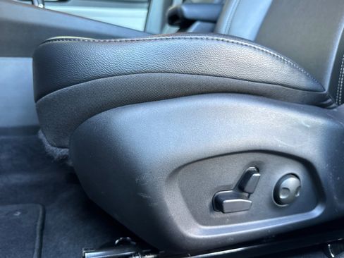 Used 2025 Jeep Compass Limited image 15